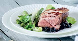 Prendre un magret cru, le mettre dans le gros sel pendant 12 à 24 heures, à température ambiante. Top 6 Recettes De Magrets De Canard Simples Zeste
