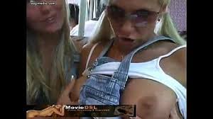 Le temps d'un soir, elle rencontre edouard, musicien nocturne, qui s'accroche à ell. Une Belle Jeune Etudiante Blonde Dans La Tenue Sexy Et Abandonnee Par Son Amie Se Fait Defoncer Par Un Inconnu Dans Un Bus Fpf