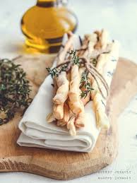 Gressins Au Thym Et Parmesan En 2020 Gressins Petit Beurre Recette Recette Aperitif