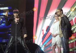 Jennifer love hewitt in enrique iglesias's hero. Photos And Pictures Photo By World Media Press Star Max Inc 2002 3 6 02 Enrique Iglesias Jennifer Love Hewitt And Shaggy At The World Music Awards Montecarlo U S A Syndication Only