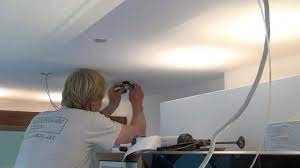 Von oben komme ich nicht dran, da zwischenzeitlich eine abgehängte decke verbaut wurde. Spots Einbauen Deckenstrahler Aus Halogen Anleitung Diybook De