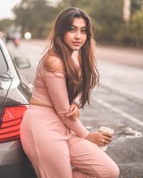 She mostly appears in tamil films and made her debut with the 2005 tamil movie ayya. Follow Me S M Uddin Most Beautiful Indian Actress Curvy Girl Fashion Teenage Girl Photography