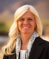 Cheri Carroll's Instagram, Twitter & Facebook