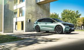 Offre tecnologia all'avanguardia, ricarica rapida e diverse varianti di potenza, autonomia fino a 520 km e trazione posteriore, grazie alla piattaforma modulare elettrificata meb del gruppo volkswagen. Skoda Enyaq Iv Rs Elektroauto News Net