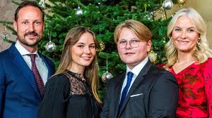 Princess ingrid alexandra of norway: Prinzessin Ingrid Alexandra Auf Royaler Weihnachtskarte Stiehlt Sie Allen Die Show