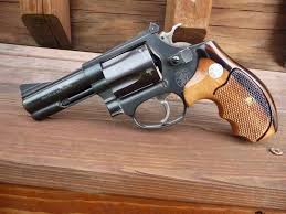 It was introduced in 1950, and is still in production in the classic blued model 36 and the stainless steel model 60. Model 36 6