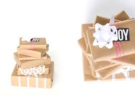Teacher clip art, literary resources, classroom ideas. Three Easy Kraft Paper Gift Wrapping Ideas