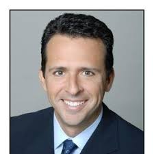 Eighteen years ago, Andres Cantor made the difficult decision to leave  Univision, the home that had helped make him a star, to join Telemundo.