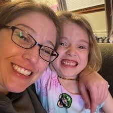 Amanda Prentice's Instagram, Twitter & Facebook