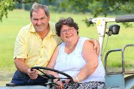 Check spelling or type a new query. Bauer Sucht Frau Dieses Paar Heiratet Gala De