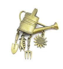 This will also stand up to all of the elements outside meaning it won't rust or warp when temperatures warm and rise. Vintage Brass Watering Can Gem
