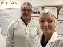 The Pet Girl (@iamthepetgirl)