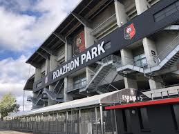 12'flavien tait (rennes) wins a free kick in the defensive half. Zbpf99uk9r0bwm