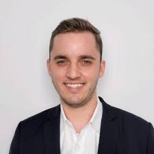 Was vor ein paar Semestern noch wie ein fernes Ziel wirkte, ist jetzt  Realität: Ich habe meinen Bachelor in Wirtschaftsinformatik an der  Hochschule Bonn-Rhein-Sieg erfolgreich abgeschlossen –…