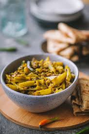 Fulkopi R Data Bhaja Cauliflower Stalk Stir Fried Recipe In 2020 Vegetarian Dishes Easy Spicy Dishes Best Vegetarian Recipes