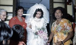 The drama also focuses on the complicated love life of the characters. 29 Wonderful Photos That Document A Malaysian Wedding In The 1970s Vintage News Daily