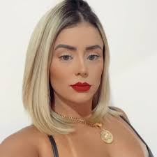 Débora Medeiros (@debmedeiross)