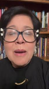 Oradora principal: Evelyn Klingler, Nos sentimos honrados de dar la  bienvenida a Evelyn Klingler como nuestra oradora principal para la cumbre  de este año. Con una rica experiencia de más de 20 años ...