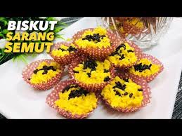 Bentukkan dengan sudu sukatan 1/2 sudu makan. Resepi Biskut Sarang Semut Sukatan Cawan