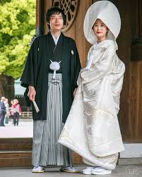Living in japan, in japanese society is like being in a pressure cooker, even the bride has traded her kimono for a glamorous western wedding dress. Japanese Traditional Wedding Dress Off 65 Www Daralnahda Com