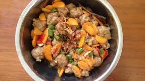 The word bakso may refer to a single meatball or the complete dish of meatball soup. Oseng Bakso Pedas Manis Dimanaja Com