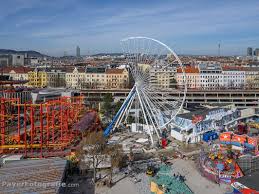 Except for the old ferris wheel, wiener prater is made up of several showmen companies, so you must pay some scenes of the 1985 james bond movie 'a view to a kill' were filmed at wiener prater. Fruhlingserwachen Saisonstart Im Wiener Prater Steht Bevor Vienna Online