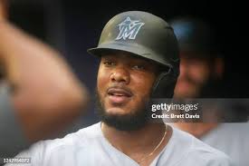 Tommy Nance of the Miami Marlins pitches against the Atlanta Braves... News  Photo