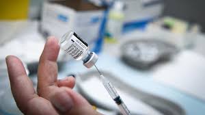 Inmiddels kent iedereen wel iemand die er anders over denkt. Qui Peut Se Faire Vacciner Desormais L Infographie Pour Tout Comprendre Lci