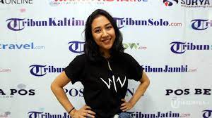 Chord Gitar Dan Lirik Lagu Sherina Cinta Pertama Dan Terakhir Lengkap Dengan Video Klipnya Tribunnews Com Mobile