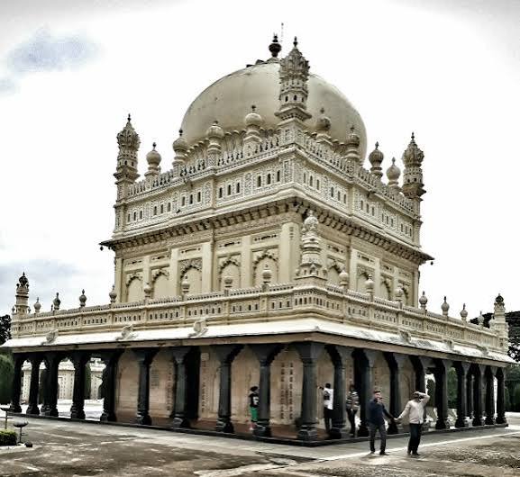 Gumbaz: A day in Tipu's Tomb – A traveler's tale