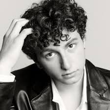 Meet young Maya/Riley & find out how their friendship began TONIGHT in  #GirlMeetsWorld #GirlMeetsBayWindow 8:30pm