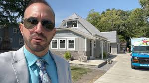 🏡 ❄️ 🍧 Lakeside Marblehead! Come see me today at 160 N. Erie Beach Rd and  get a KONA ICE SNOW CONE! I am hosting this beautiful home open today from  11a-1p.