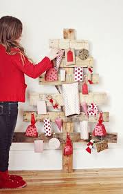 Best advent calendar gift ideas from how to make a wedding advent calendar. Diy Advent Calendar Gift Bags Christmas Countdown Lint Drawstring Xmas Tree Hanging Refillable Reusable Candy Cookie Birthday Party Fireplace Wall Decor For Wedding Jewelry Storage 24pcs Home Accessories Home Kitchen Umoonproductions Com