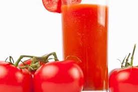 Kamu bisa memakannya langsung, menemani makanan seperti salad, maupun dibuat jus. Merebus Tomat Hilangkan Kandungan Vitamin C
