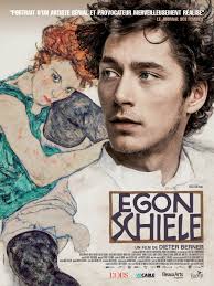 Au Debut Du Xxe Siecle Egon Schiele Est L Un Des Artistes Les Plus Provocateurs De Vienne Ses Peintures Radicales Scandal Cinema Movies Film Books Film Movie