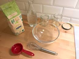 Heute zeige ich dir wie du einen bastelkleber selber machen kannst. Diy Bastelkleber Basteln Mit 2 Jahrigen Kindern Mamaskind