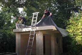 Gartenhaus Dach Decken So Geht S Schritt Fur Schritt In 2020 Gartenhaus Dach Gartenhaus Dach