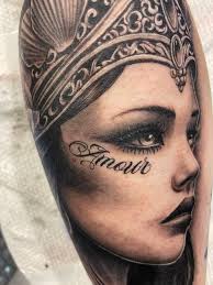 Have you ever fell asleep while you were getting tattooed???😴