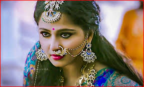 Prabhas and anushka shetty's chemistry in baahubali 2 had made people think that they both are in love and would soon tie the knot, but that is not the case. Anushka Shetty Wiki Age Boyfriend Family Photo Biography As Of 2020
