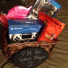 Birthday Gift Baskets For Him Near Me Easy Valentine S Day Gift For Him Diy Valentinesday Giftsforhim Gift Baskets For Him Valentine Gift Baskets Simple Valentines Gifts