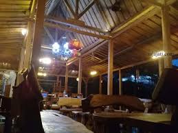 Rumah joglo dikenal dengan jumlah jendelanya yang banyak dan berukuran besar. Jual Rumah Joglo Rajajati Com 21 Jual Rumah Joglo Limasan Dan Rumah Jawa Khusus Kayu Jati Grade A Untuk Villa Hunian Pendopo Resto Dll Desain Knock Down Tahan Gempa