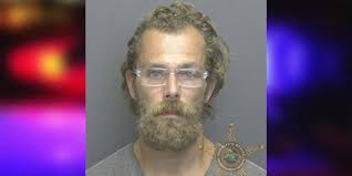 Evansville man accused of abandoning dogs in hot truck