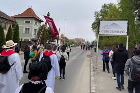 Ez a búcsú a székelyek, majd az erdélyi katolikusok, mára pedig az istenbe kapaszkodó, máriában bízó magyarok ünnepe. 8cqgzuq2pv8rhm