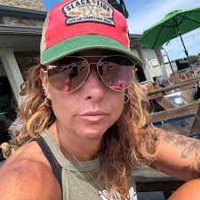 Does Aruba accept any USD dollar amount of bills ? Just wondering if I  should have smaller amounts?