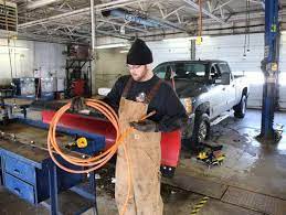 If you aren't sure what to do there are some basic repairs that you can learn to do. Self Serve Auto Shops Cater To Diy Mechanics