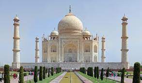 Masjid ini didirikan oleh kaisar mogul, syah jehan, yang juga membangun taj mahal. 10 Tempat Wisata India Favorit