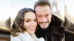 Limon film ve hayri aslan'ın ortak projesi olan eray koçak 'ın yönetmenliğini yapacağı yeni dizi fox tv ekranlarında yaz aylarında yayınlanmaya başlayacak. Ozgu Kaya Ile Burak Serdar Sanal Ask Yasiyor Gercek Gundem