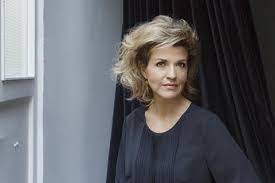 The london times her performances are immaculate, mercurial moments played with the utmost clarity and with intonation that never falters. Anne Sophie Mutter Speaks Out On Mobile Phone Filming Incident News The Strad