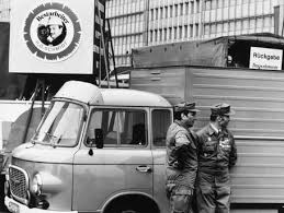 Pin Auf Gdr Ddr Berlin