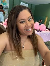 Hello I'm new here so I decided to introduce myself just relocated from Las  Vegas I'm 33 I love outdoor activities looking to meet new people looking  for a job and looking